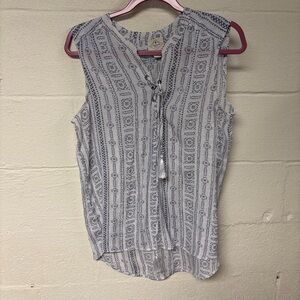 St. John's Bay Women’s Blue and White Patterned Sleeveless Blouse Size XL